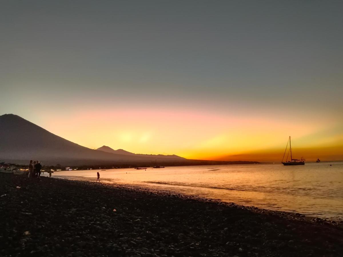 Ambat Beach Side Amed Delem Family מראה חיצוני תמונה